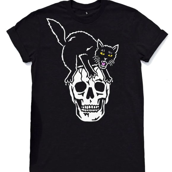 Cat On Skull Shirt - Picture 1 of 1